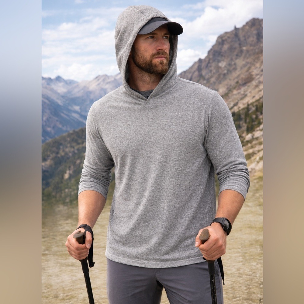 VUORI Strato Tech Hoodie Heather Grey size large NWT - Picture 2 of 6